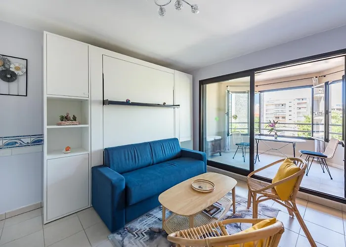 Beau Veranda A Deux Pas De La - Parking Inclus Juan-les-Pins